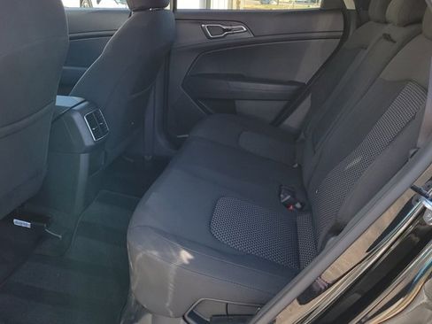 Certified 2025 Kia Sportage LX image 8