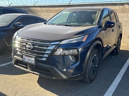 Used 2024 Nissan Rogue SV AWD/4WD image 7