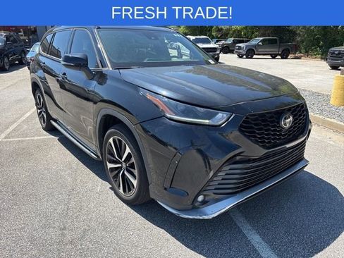 Used 2021 Toyota Highlander XSE AWD/4WD image 1