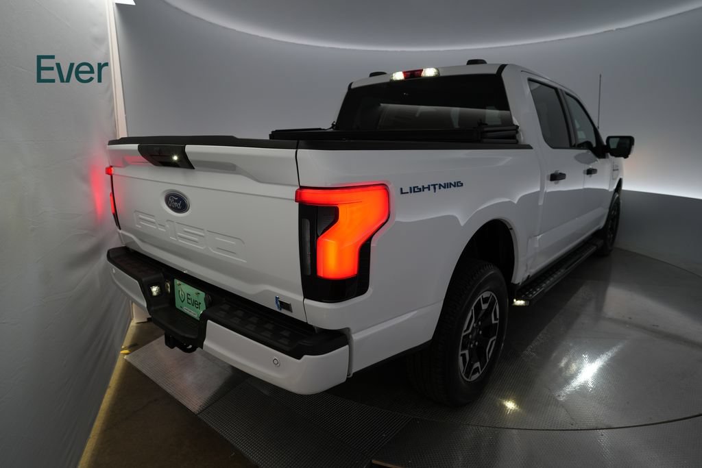 Used 2023 Ford F150 Lightning XLT AWD/4WD image 3