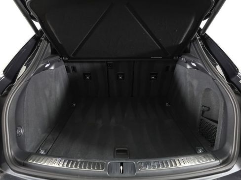 Used 2023 Porsche Macan AWD/4WD image 12