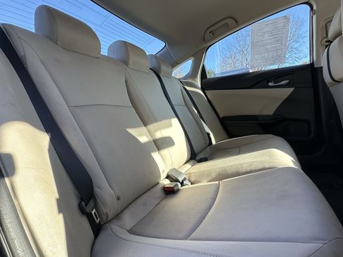 Used 2017 Honda Civic LX image 32