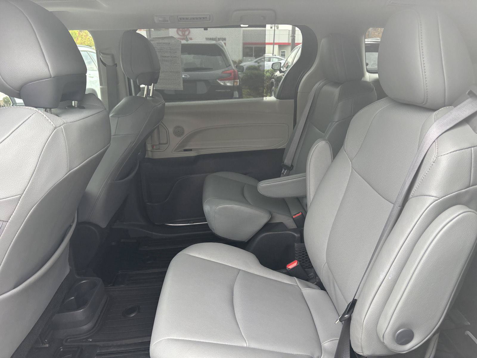 Used 2024 Toyota Sienna XLE w/ XLE Plus Package AWD/4WD image 24