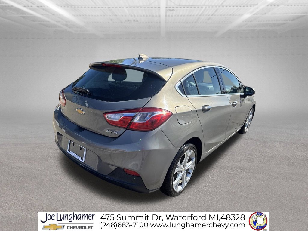 Used 2017 Chevrolet Cruze Premier FWD image 3