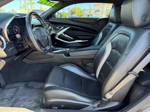Used 2016 Chevrolet Camaro SS RWD image 6