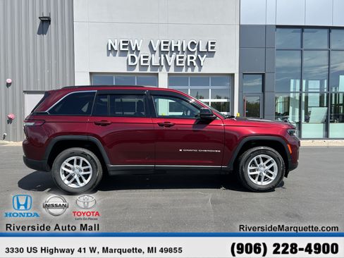 Used 2025 Jeep Grand Cherokee Laredo X w/ Luxury Tech Group I AWD/4WD image 10