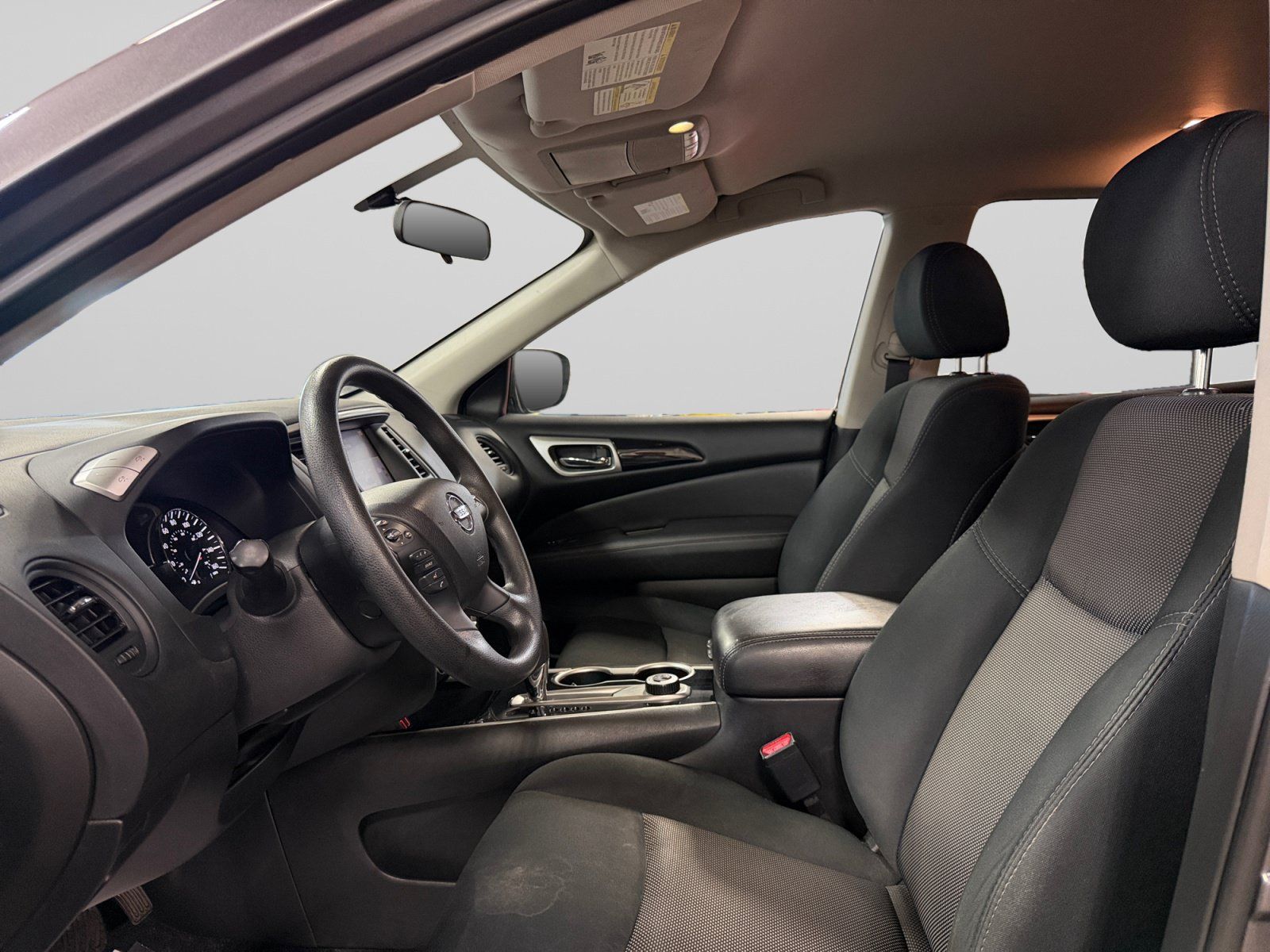 Used 2018 Nissan Pathfinder S AWD/4WD image 13