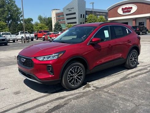 New 2024 Ford Escape SE image 2
