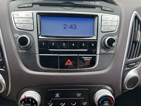 Used 2011 Hyundai Tucson GLS AWD/4WD image 24