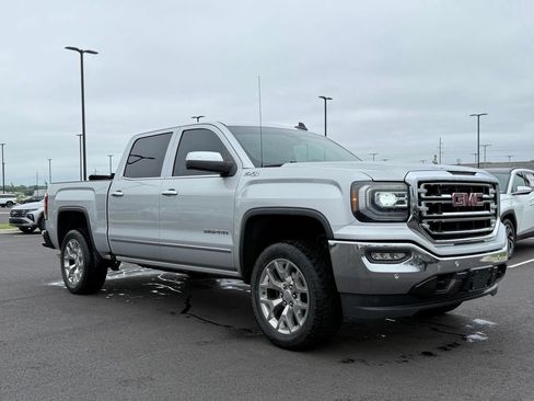 Used 2018 GMC Sierra 1500 SLT AWD/4WD image 3