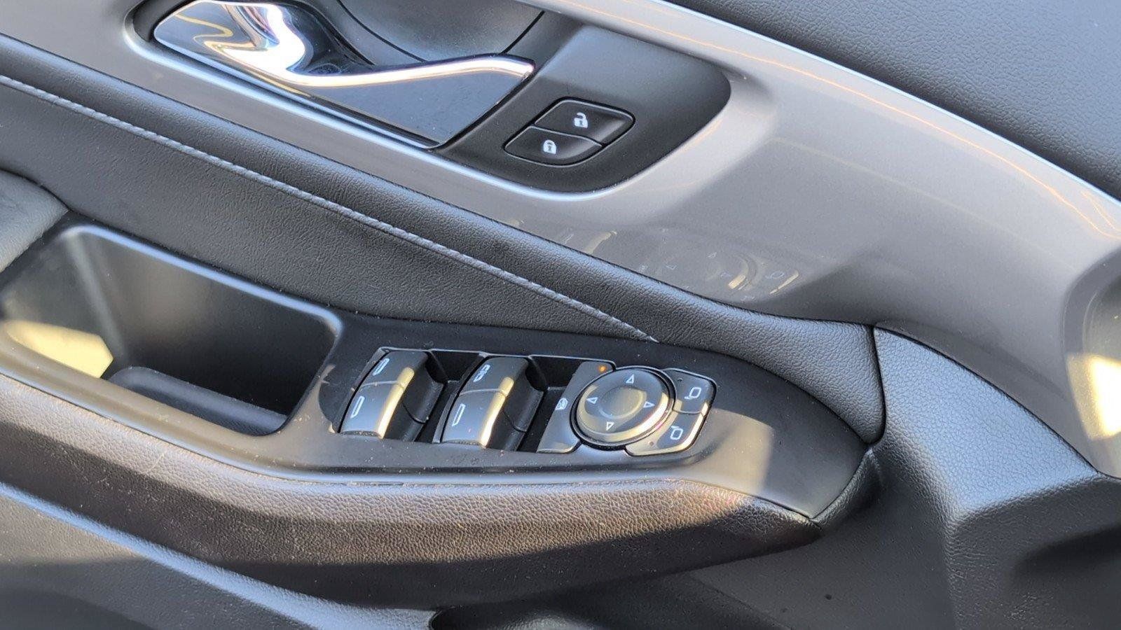 Used 2023 Chevrolet Traverse LT FWD image 20