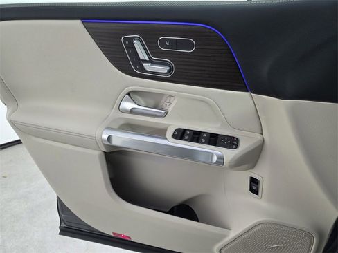 New 2026 Mercedes-Benz GLB 250 image 18