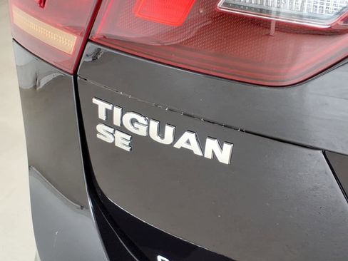 Used 2020 Volkswagen Tiguan SE R-Line AWD/4WD image 17