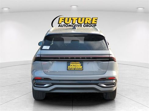 New 2026 Lincoln Nautilus Reserve image 4