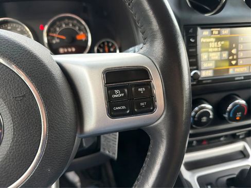 Used 2016 Jeep Compass High Altitude image 32