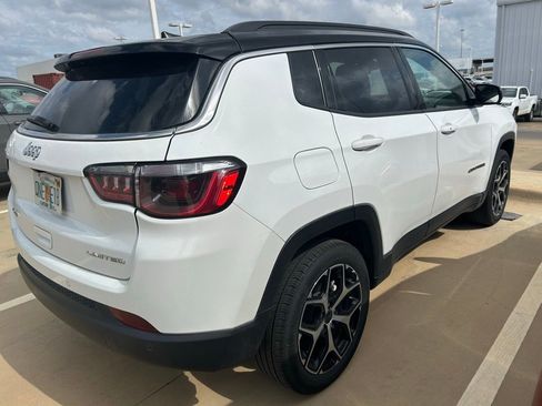 Used 2025 Jeep Compass Limited AWD/4WD image 11