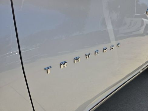Used 2023 Chevrolet Traverse Premier FWD image 30