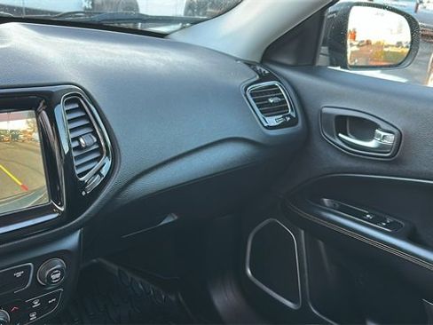 Used 2020 Jeep Compass Limited image 19