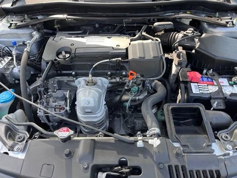 Used 2017 Honda Accord EX-L image 7