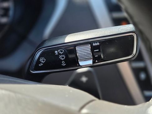 Used 2017 Lincoln MKZ Reserve image 28