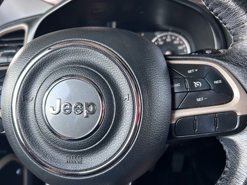 Used 2016 Jeep Renegade 75th Anniversary FWD image 25
