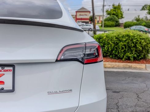 Used 2024 Tesla Model Y Performance AWD/4WD image 23