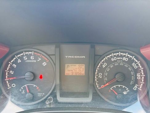 Used 2017 Toyota Tacoma SR w/ Tow Package image 13