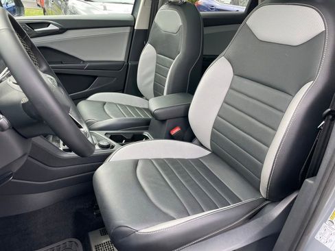 Certified 2022 Volkswagen Taos SEL AWD/4WD image 14