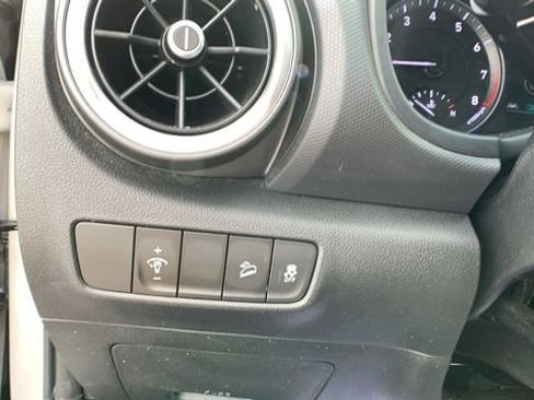Certified 2023 Hyundai Kona SEL AWD/4WD image 11