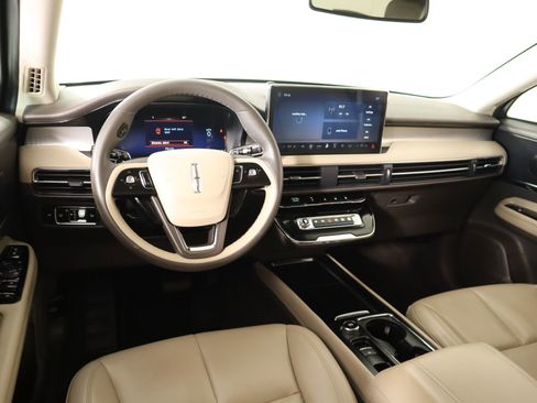 Used 2024 Lincoln Corsair FWD image 2