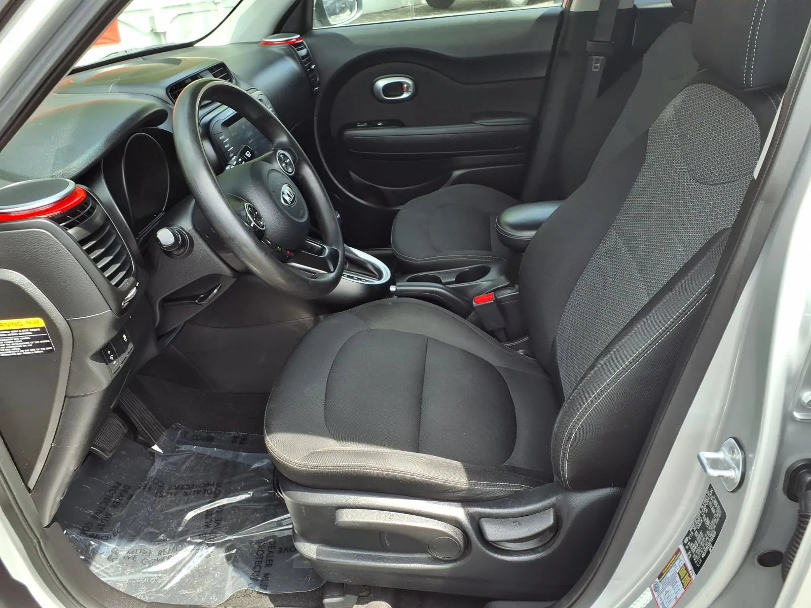 Used 2019 Kia Soul + FWD image 17
