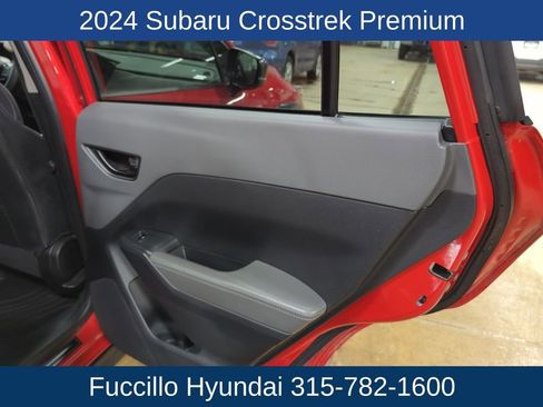 Used 2024 Subaru Crosstrek 2.0i Premium image 19