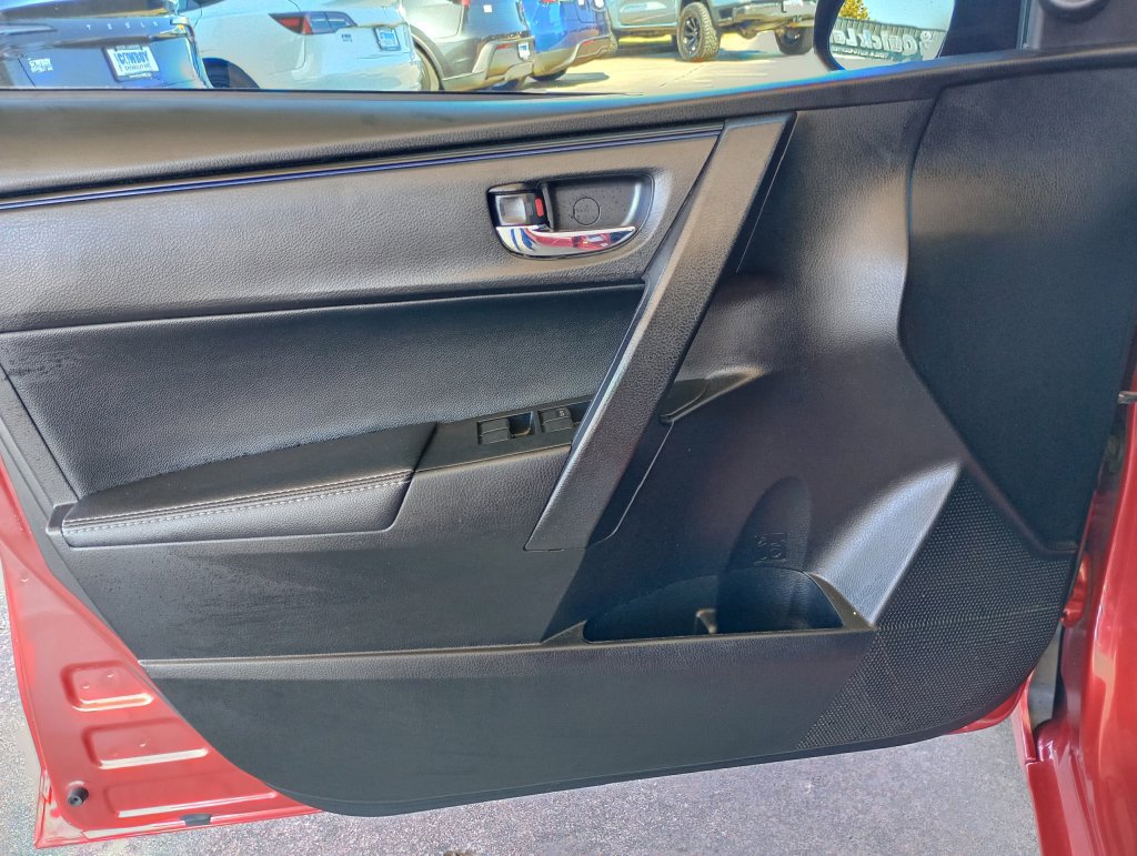 Used 2019 Toyota Corolla XSE FWD image 12