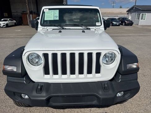 Used 2022 Jeep Wrangler Unlimited Sport AWD/4WD image 2