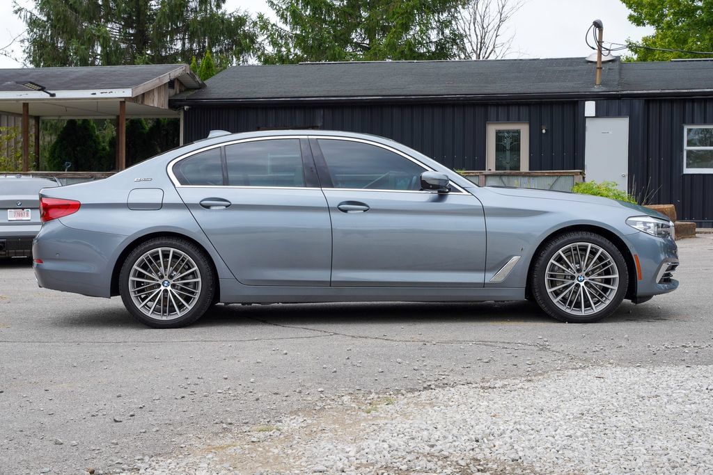 Used 2019 BMW 530e RWD image 9