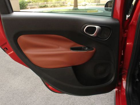 Used 2015 FIAT 500L Trekking FWD image 21