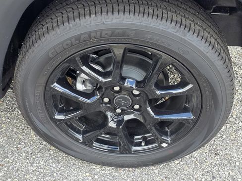 New 2026 Jeep Compass Latitude image 34