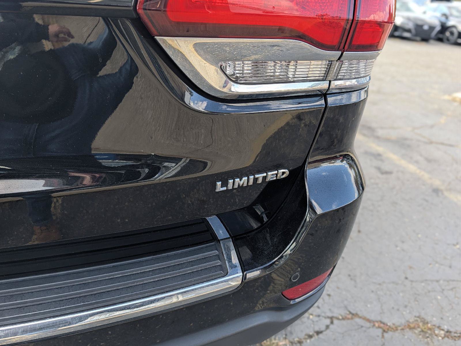 Used 2020 Jeep Grand Cherokee Limited AWD/4WD image 18