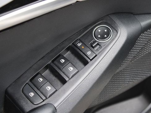 Used 2025 Kia Seltos S image 19