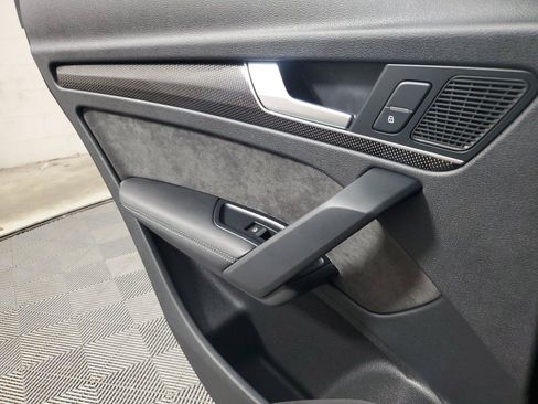 Used 2018 Audi SQ5 Prestige w/ Prestige Package AWD/4WD image 17