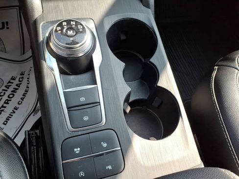 Certified 2020 Ford Escape Titanium AWD/4WD image 24
