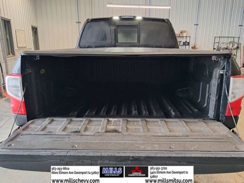 Used 2021 Nissan Titan SV w/ SV Convenience Package image 13