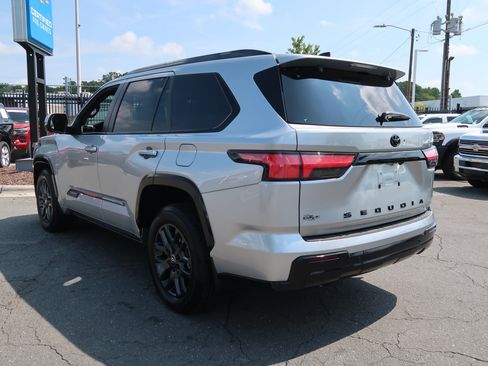 Used 2026 Toyota Sequoia Platinum AWD/4WD image 8