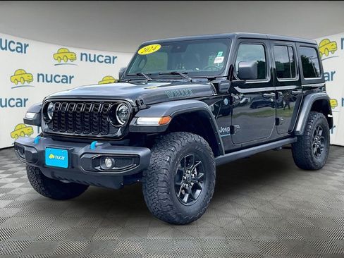 Used 2024 Jeep Wrangler Unlimited AWD/4WD image 3