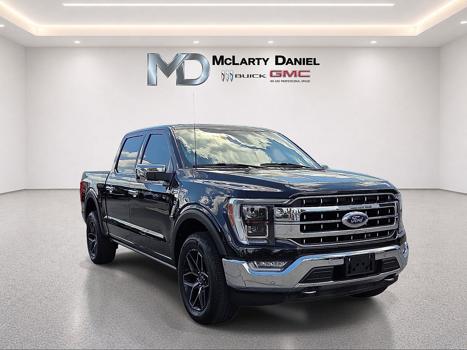 Used 2023 Ford F150 Lariat w/ Equipment Group 502A High AWD/4WD image 1