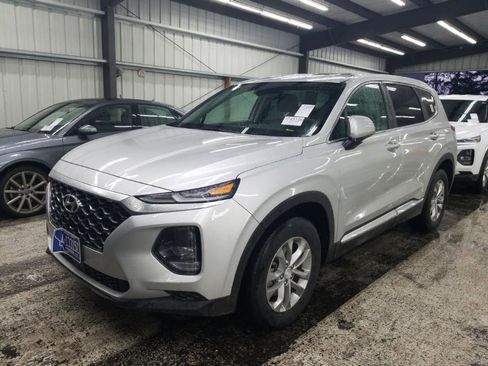 Used 2019 Hyundai Santa Fe SE image 1