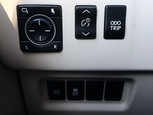 Used 2015 Lexus GX 460 w/ Premium Package image 29