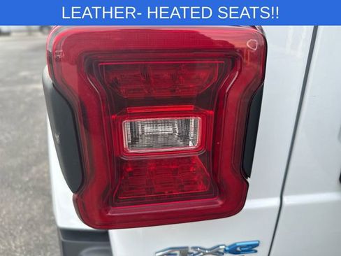 Used 2022 Jeep Wrangler Unlimited Sahara w/ Cold Weather Group image 26