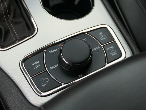 Used 2019 Jeep Grand Cherokee Summit w/ Platinum Series Group AWD/4WD image 23
