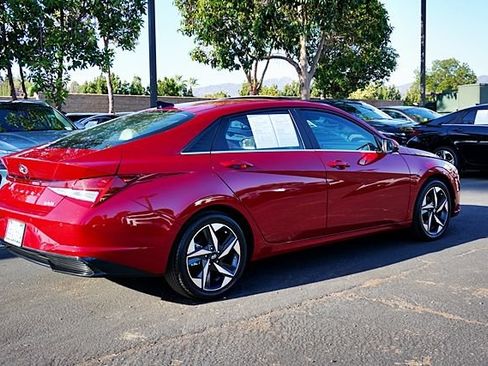 Certified 2023 Hyundai Elantra Limited FWD image 8